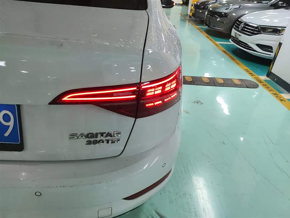 Volkswagen Sagitar