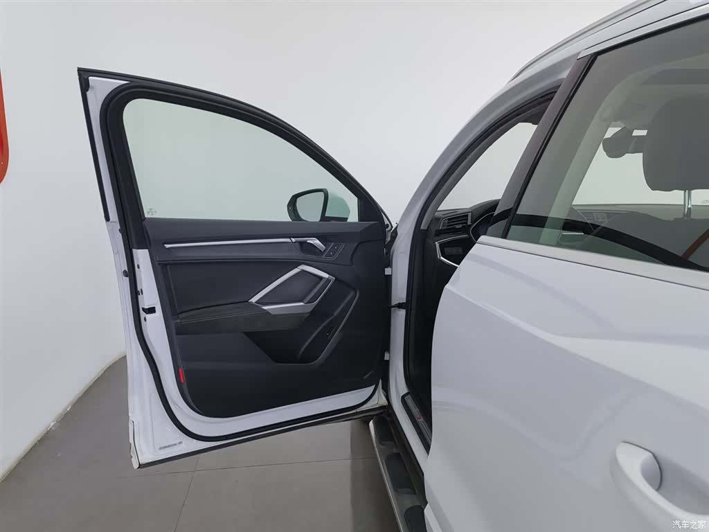 Audi Q3, 2019 8