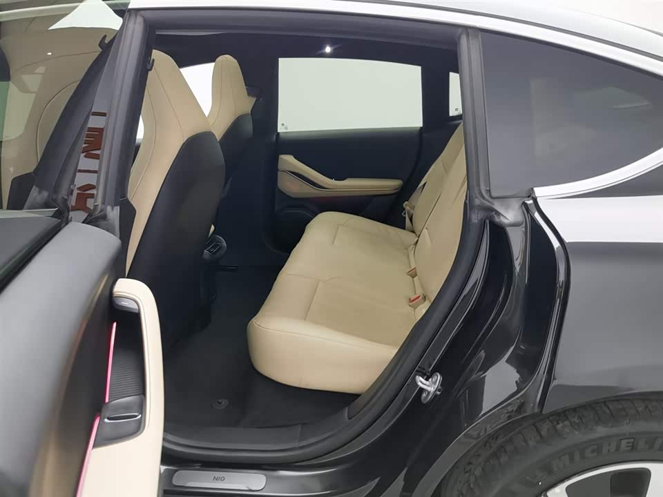 NIO ET5