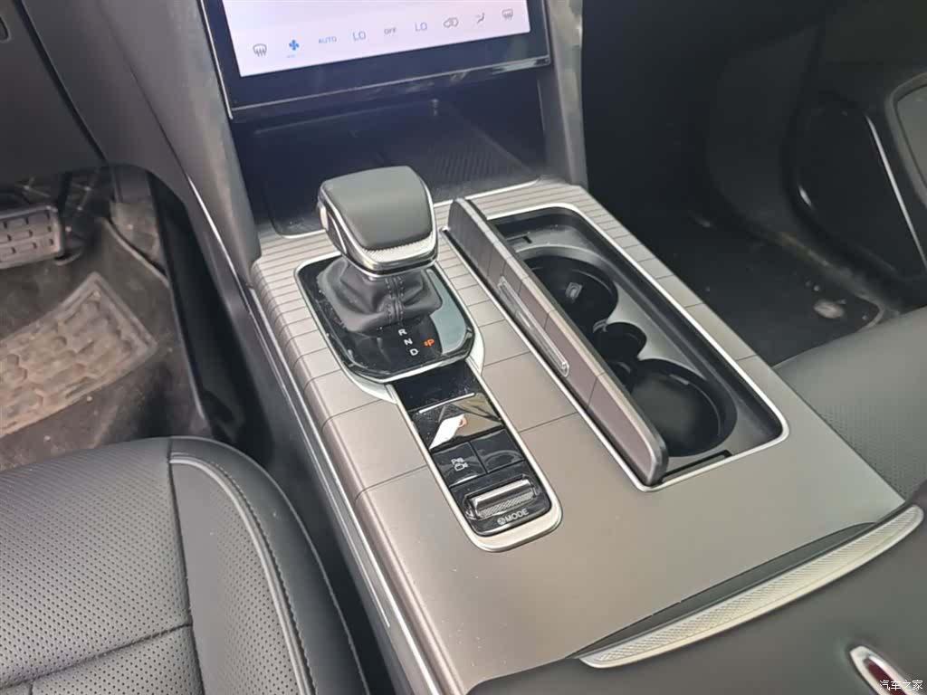 Hongqi HS7, 2024 14