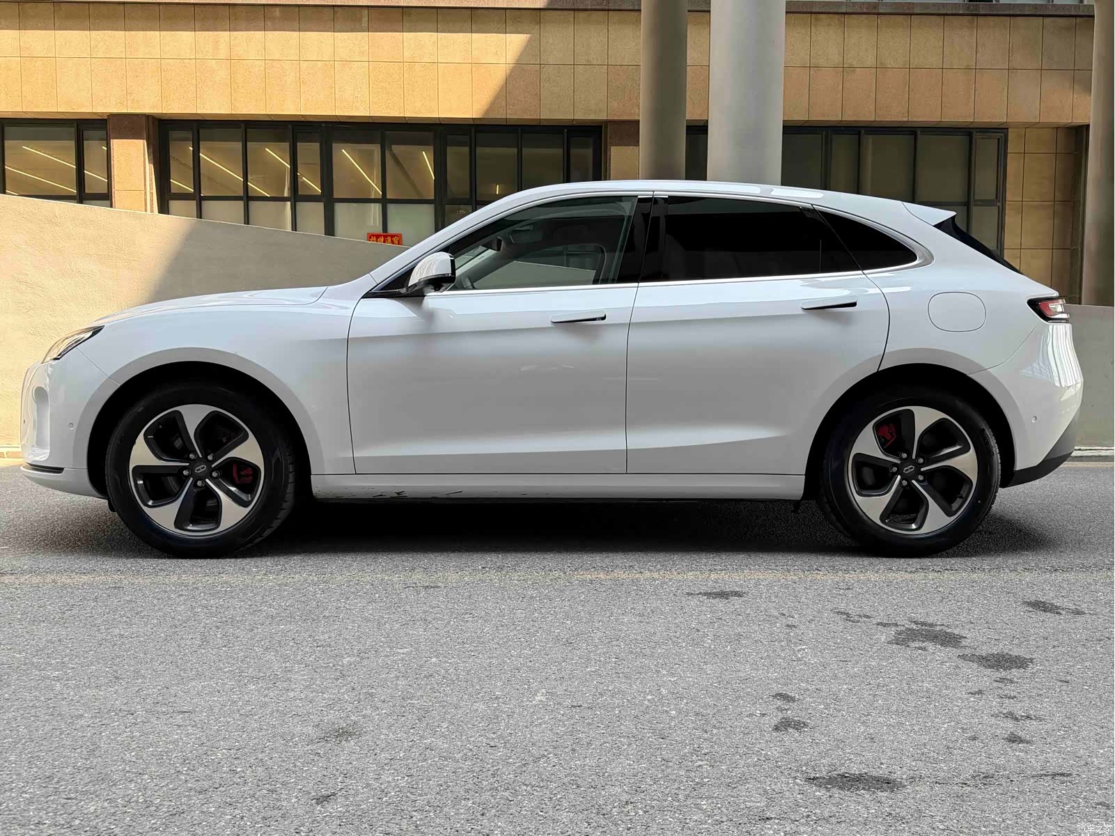 AITO M5, 2022 3