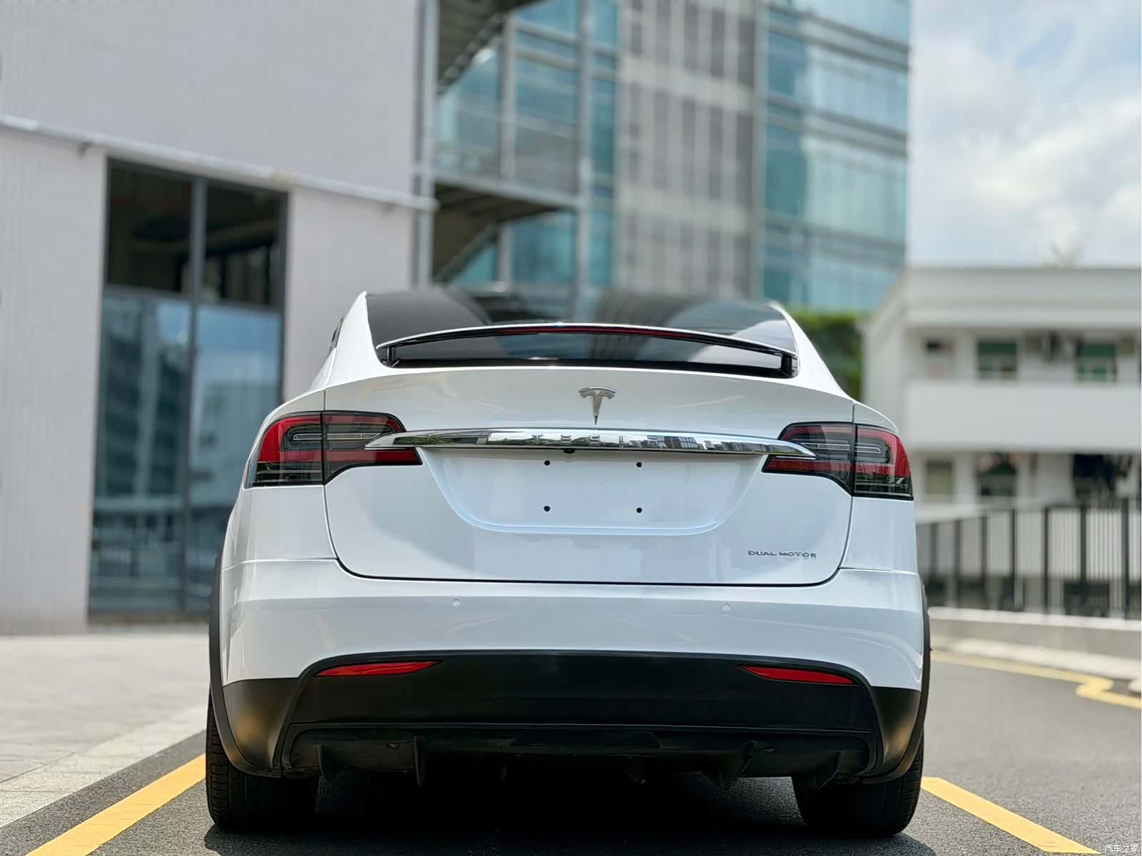 Tesla Model X, 2019 4