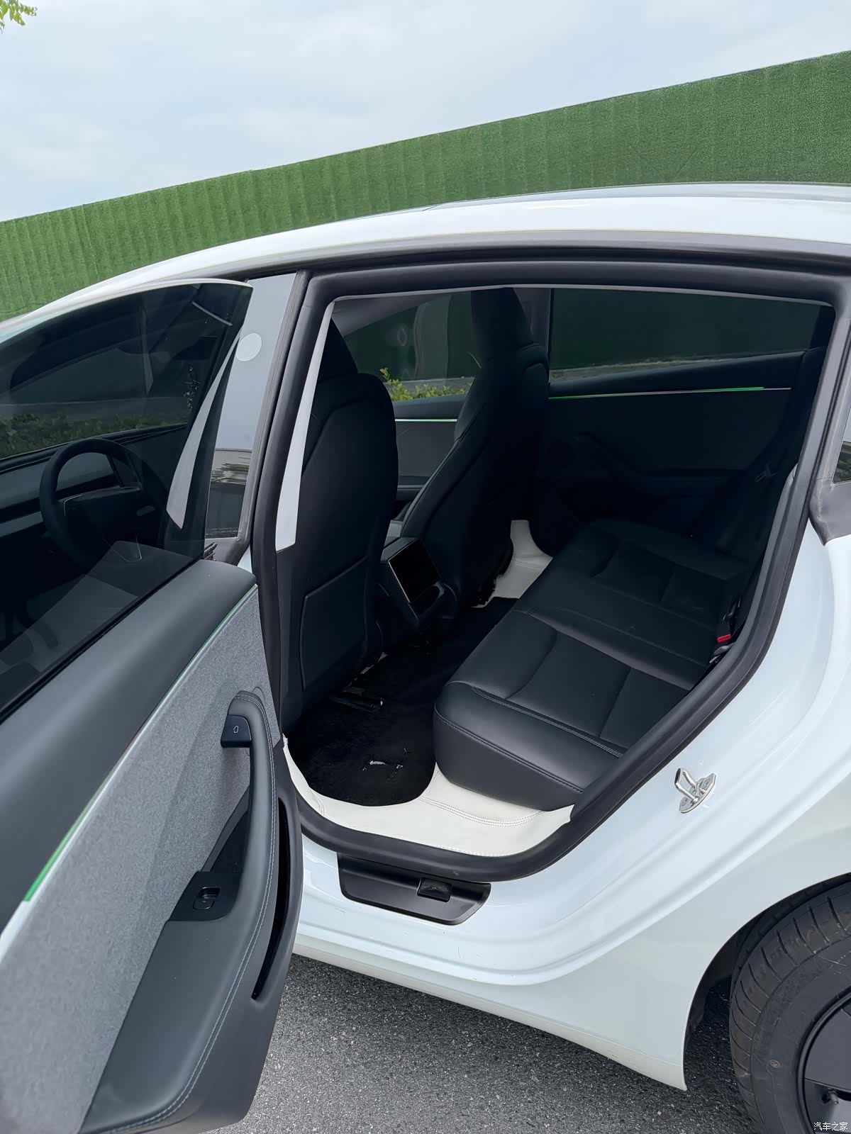 Tesla Model 3, 2024 14
