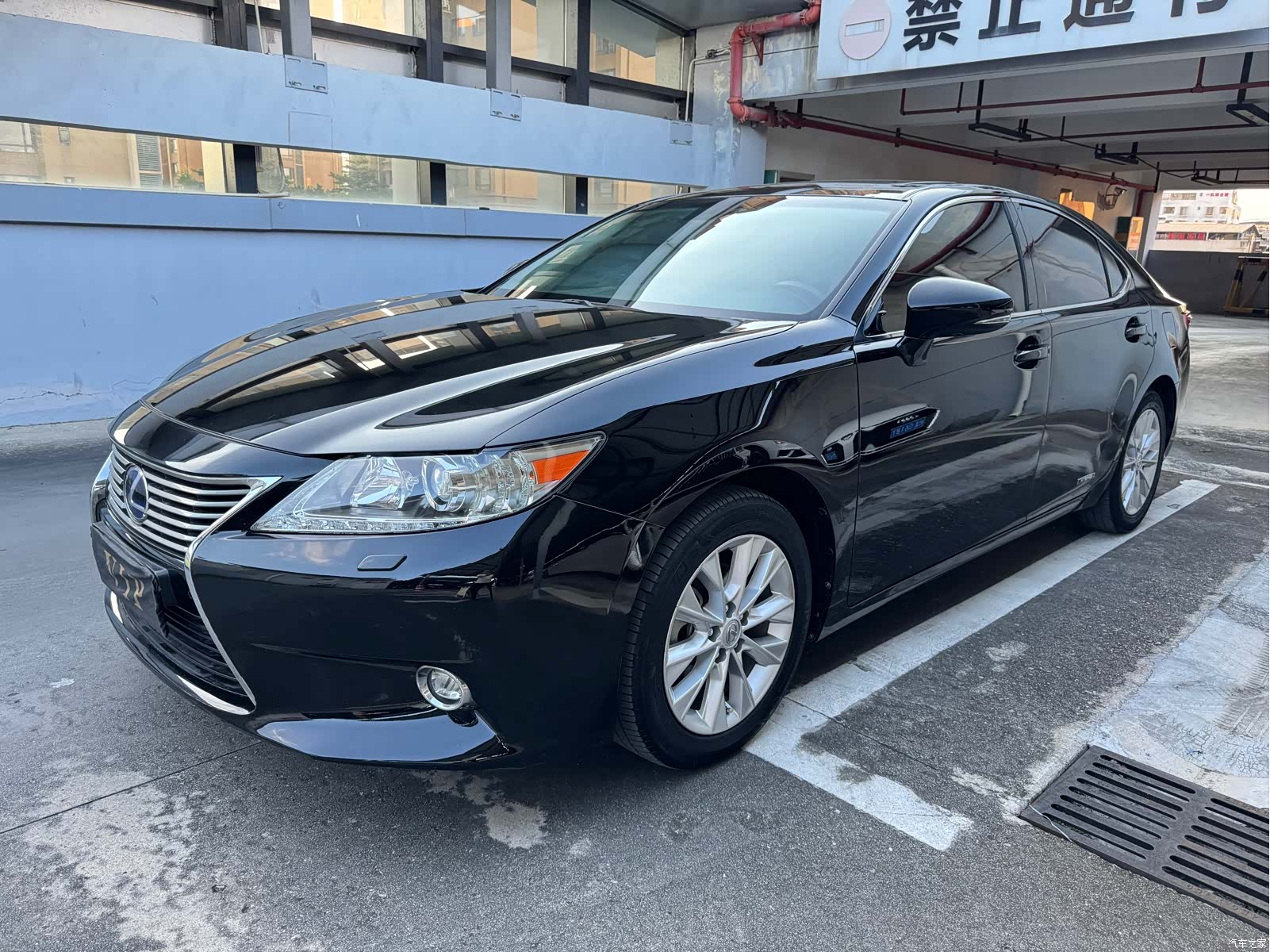 Lexus ES, 2015 1