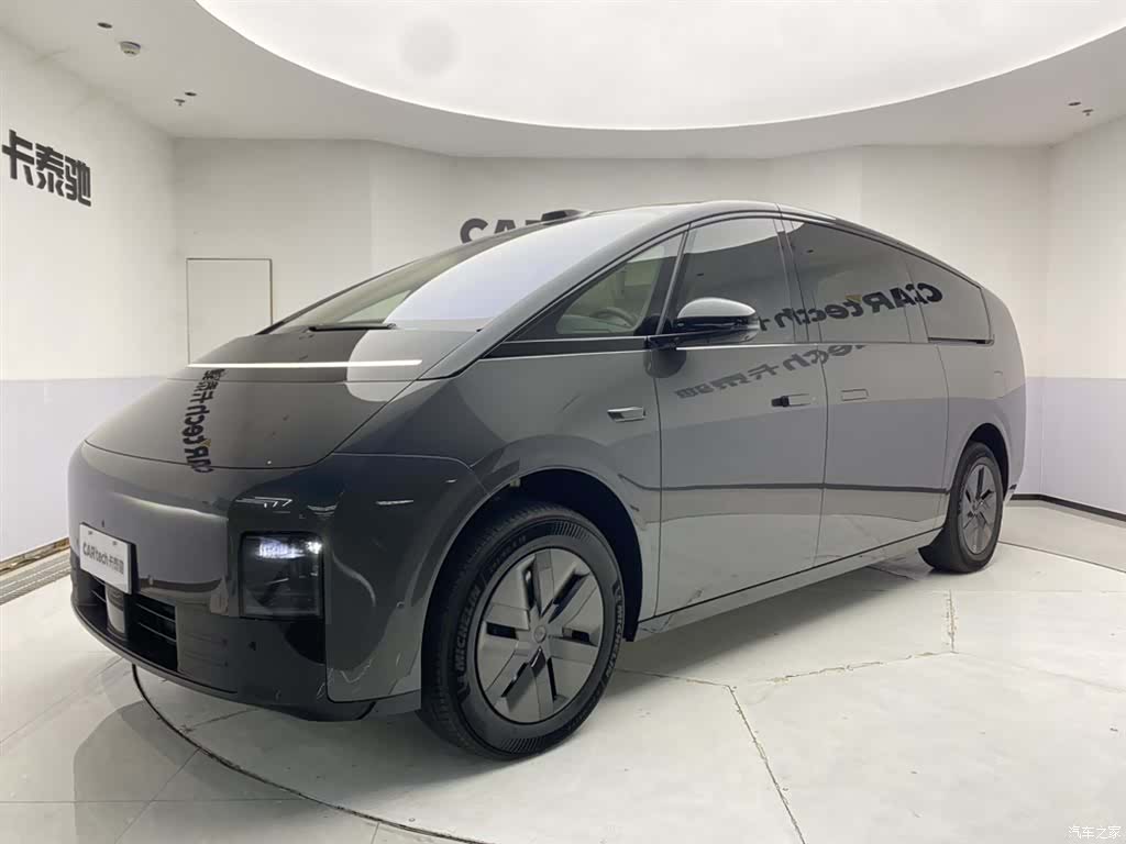 Li Auto MEGA, 2025 1