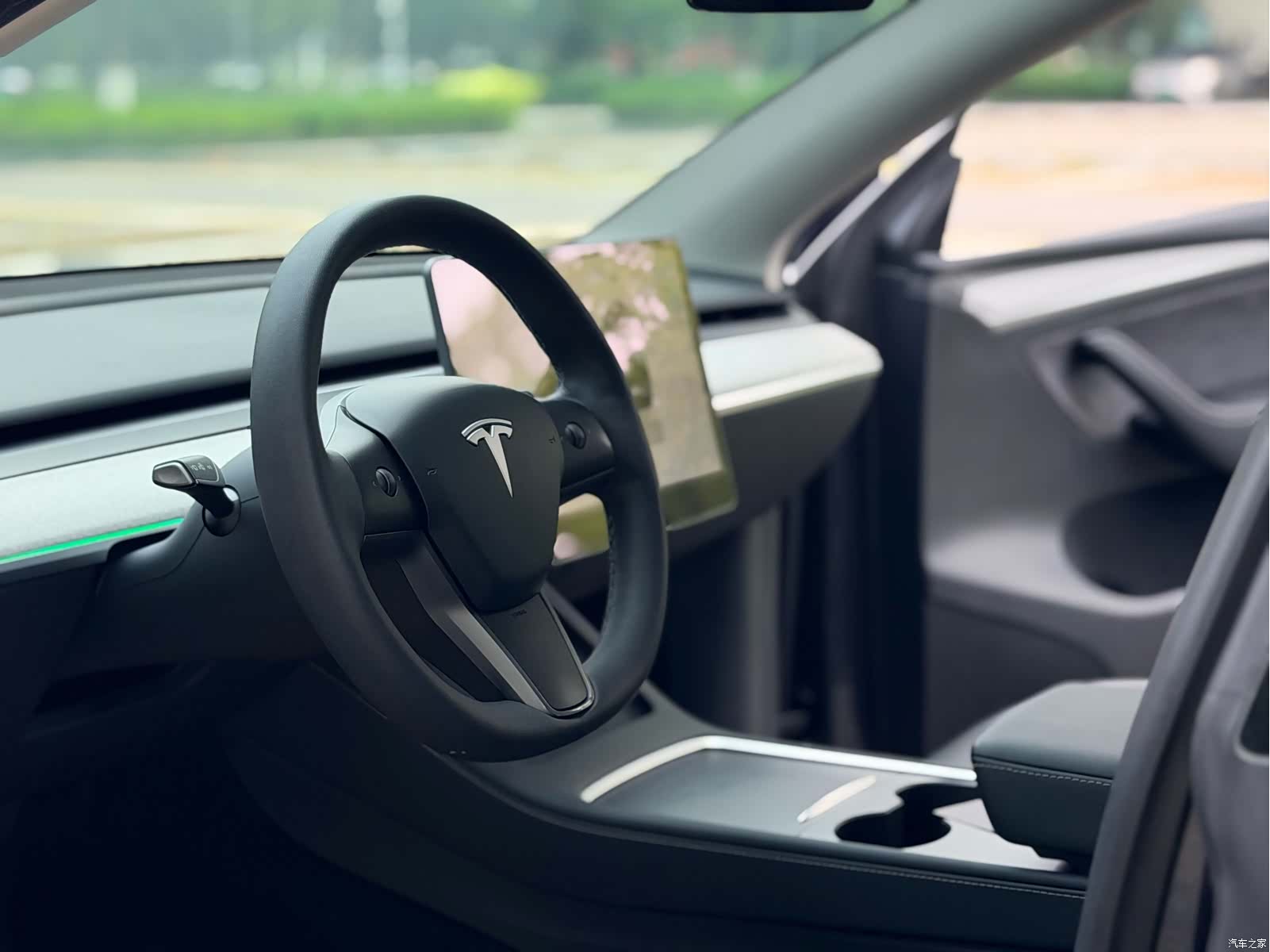 Tesla Model Y, 2024 10
