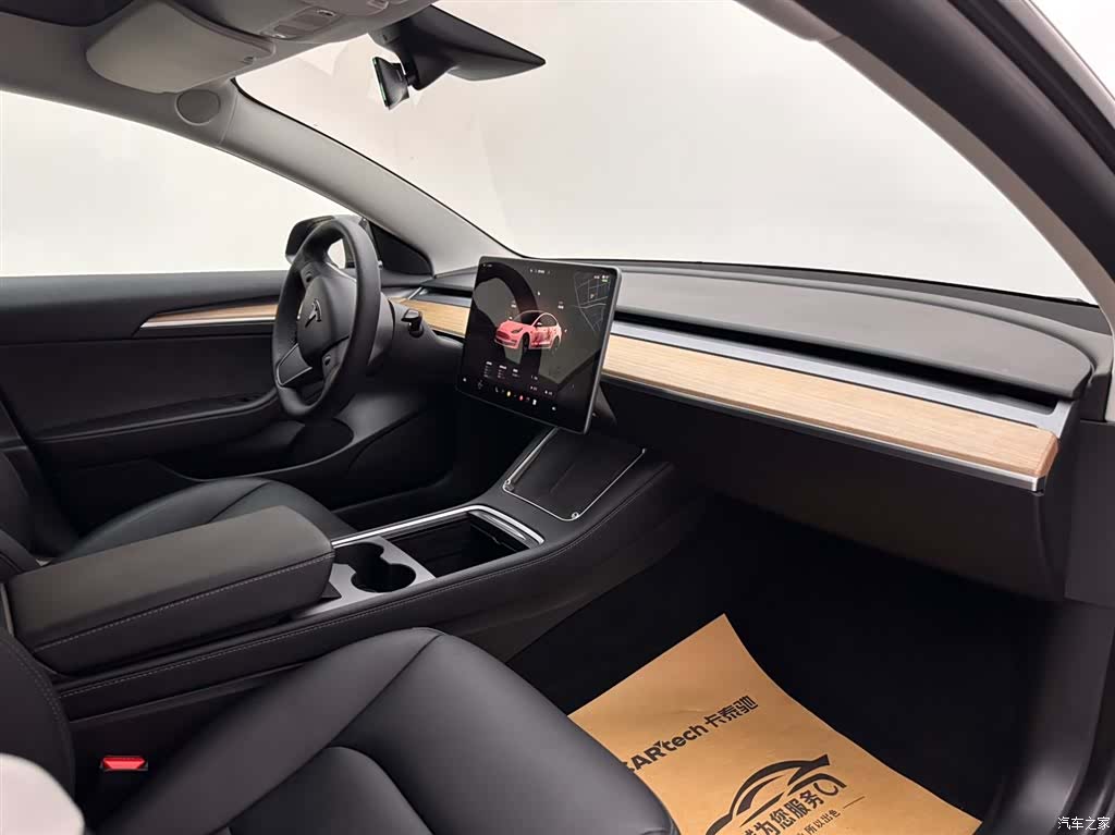 Tesla Model 3, 2022 11