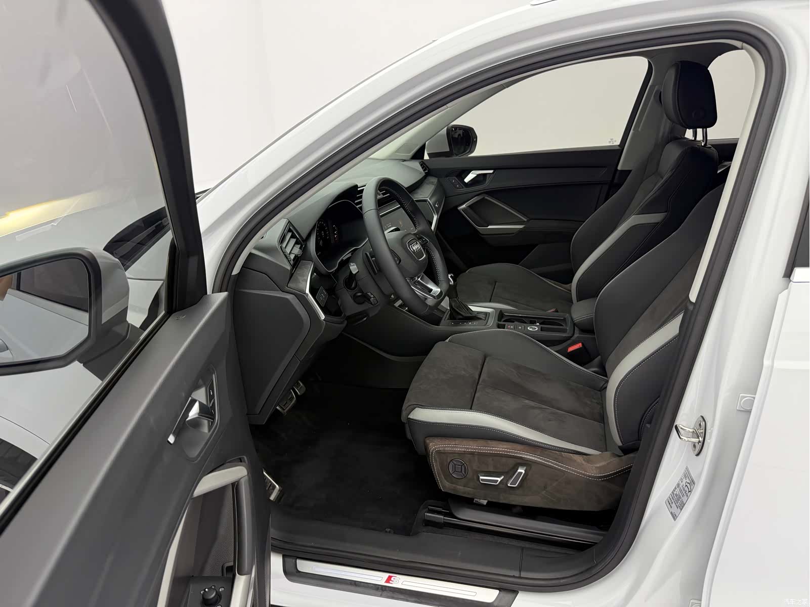 Audi Q3, 2021 19