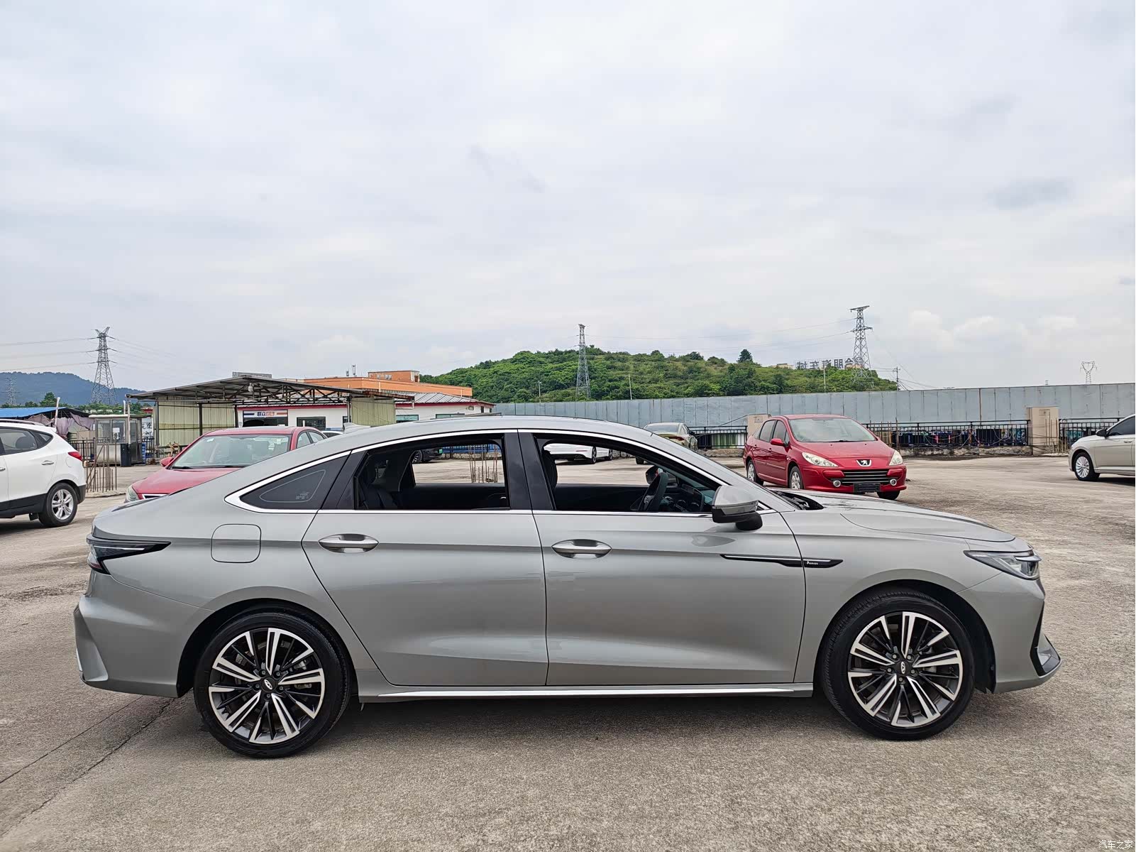 Chery Arrizo 8, 2023 4