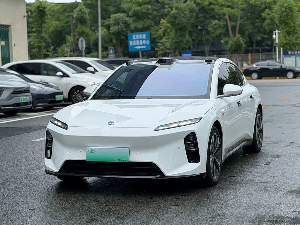 NIO ET5