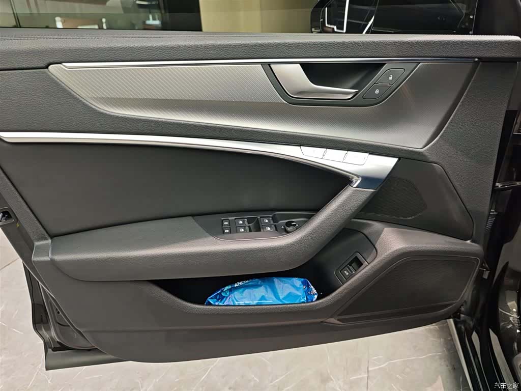 Audi A6, 2020 все фото