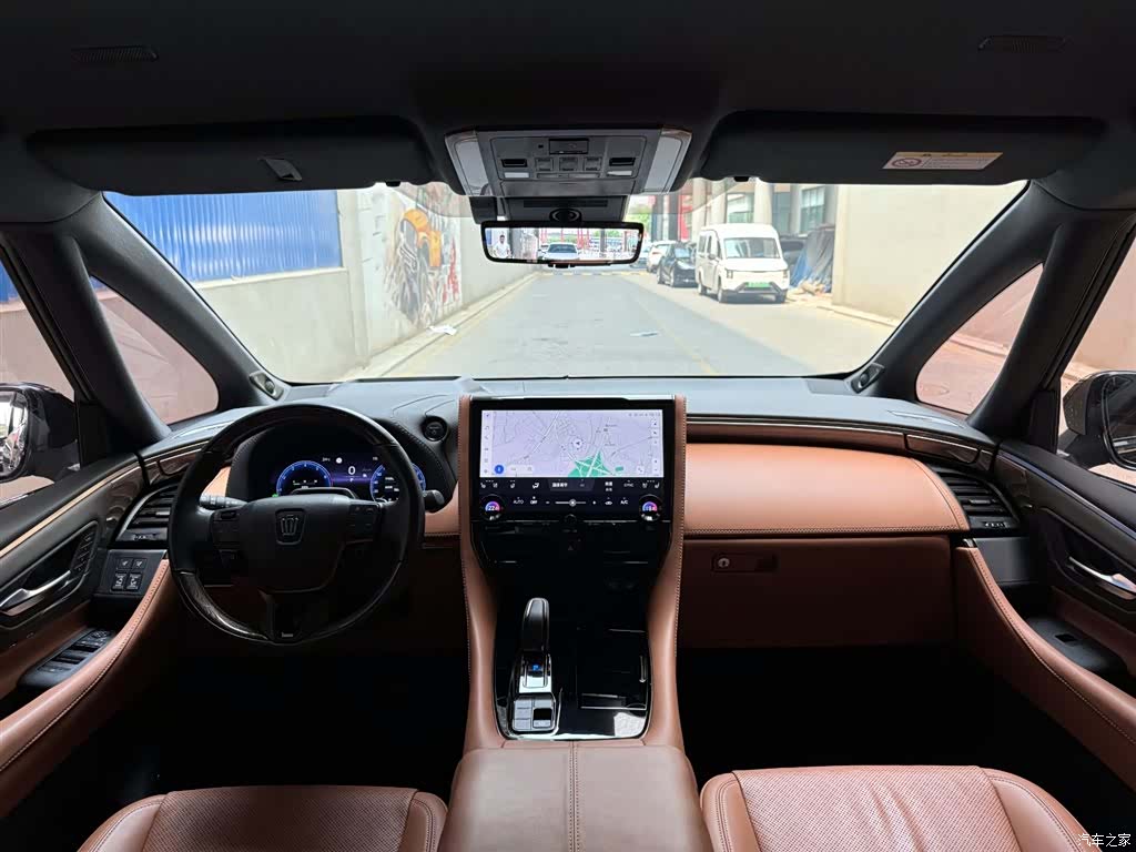 Toyota Vellfire, 2023 11