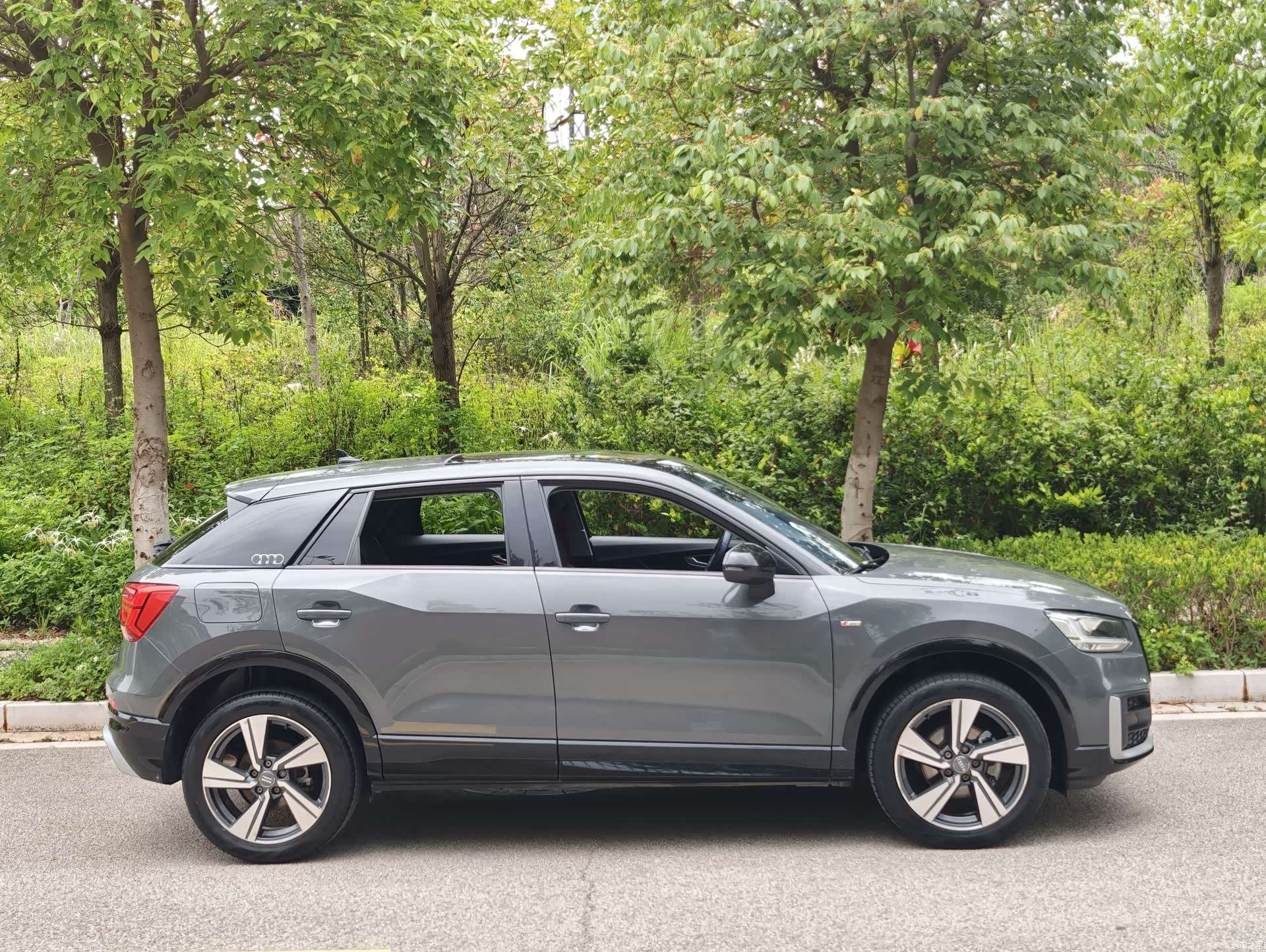 Audi Q2L, 2020 все фото
