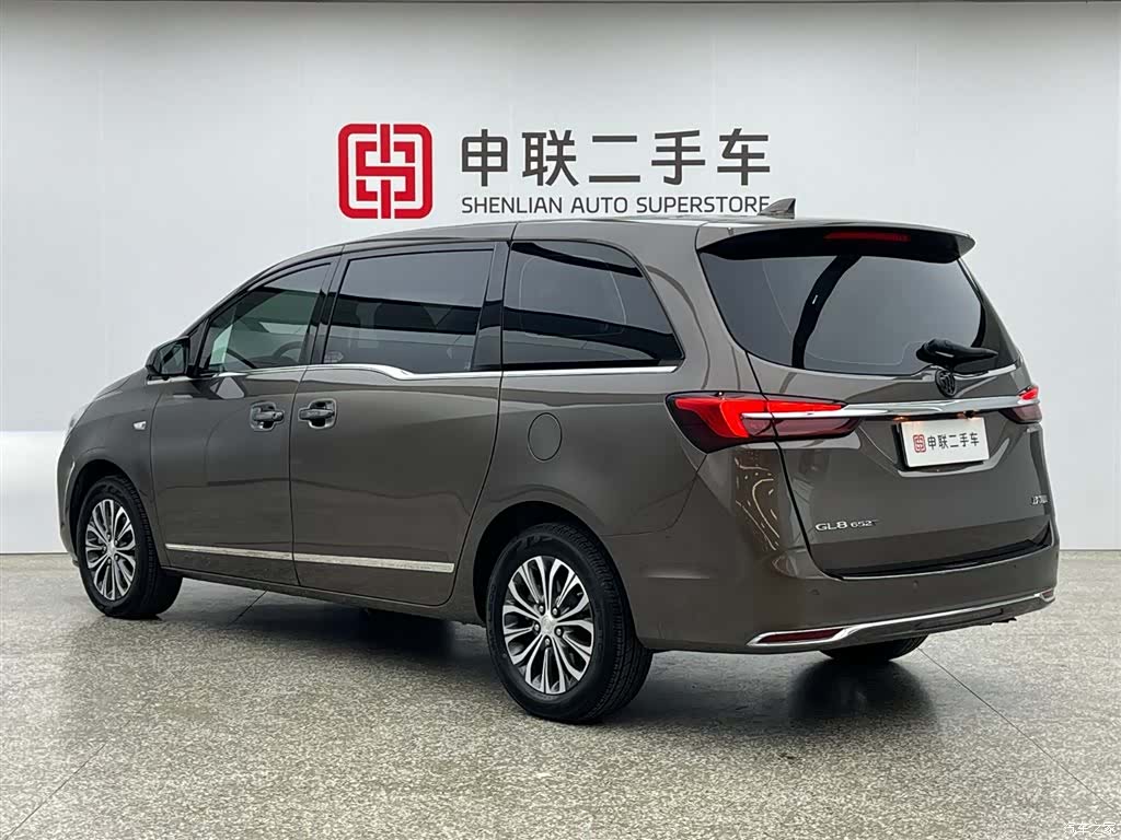 Buick GL8, 2022 3