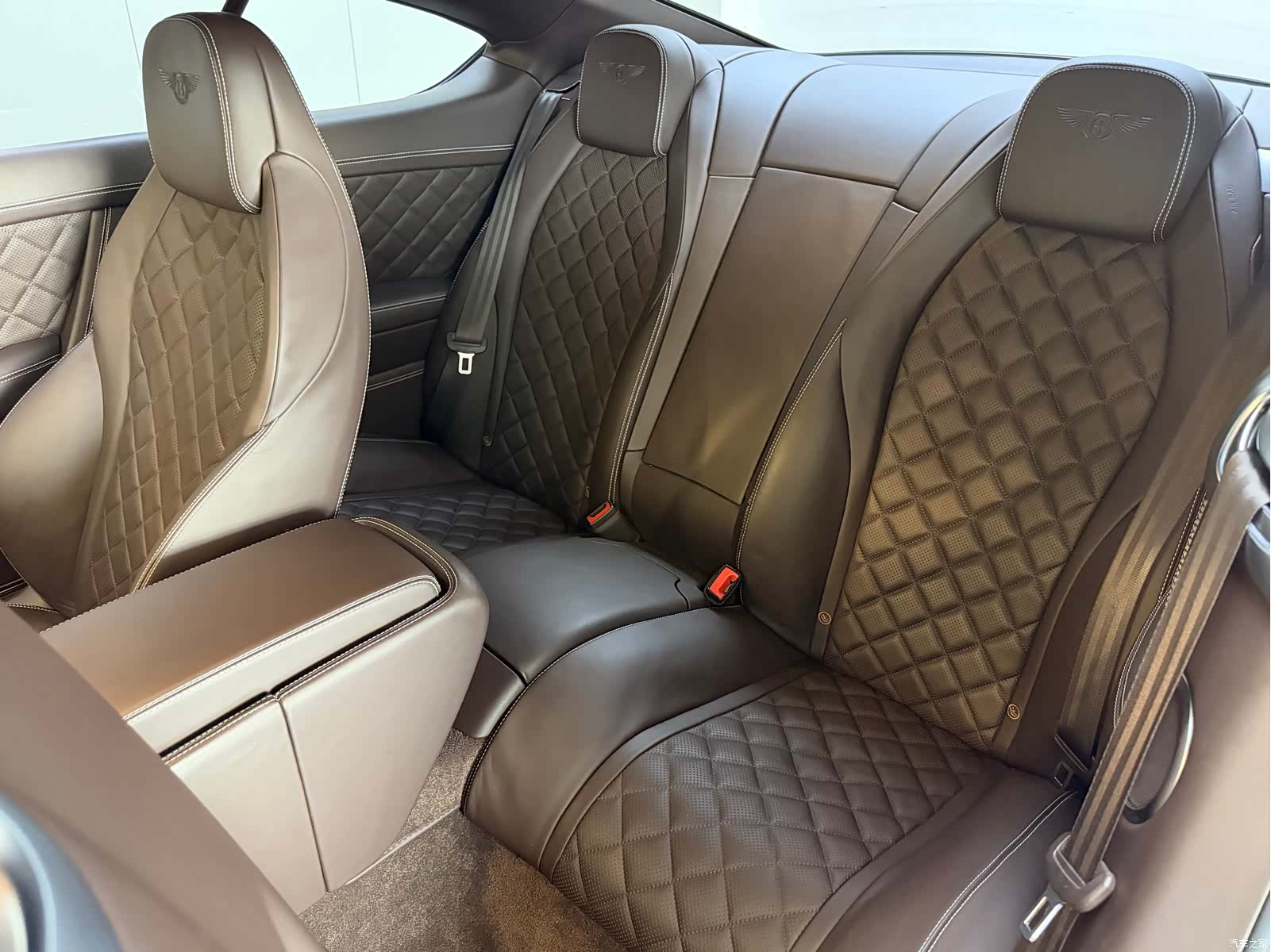 Bentley Continental GT, 2018 11
