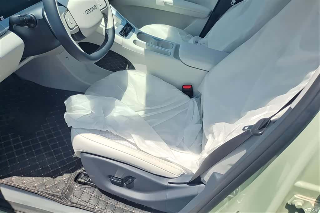 Geely Xingyuan, 2025 9