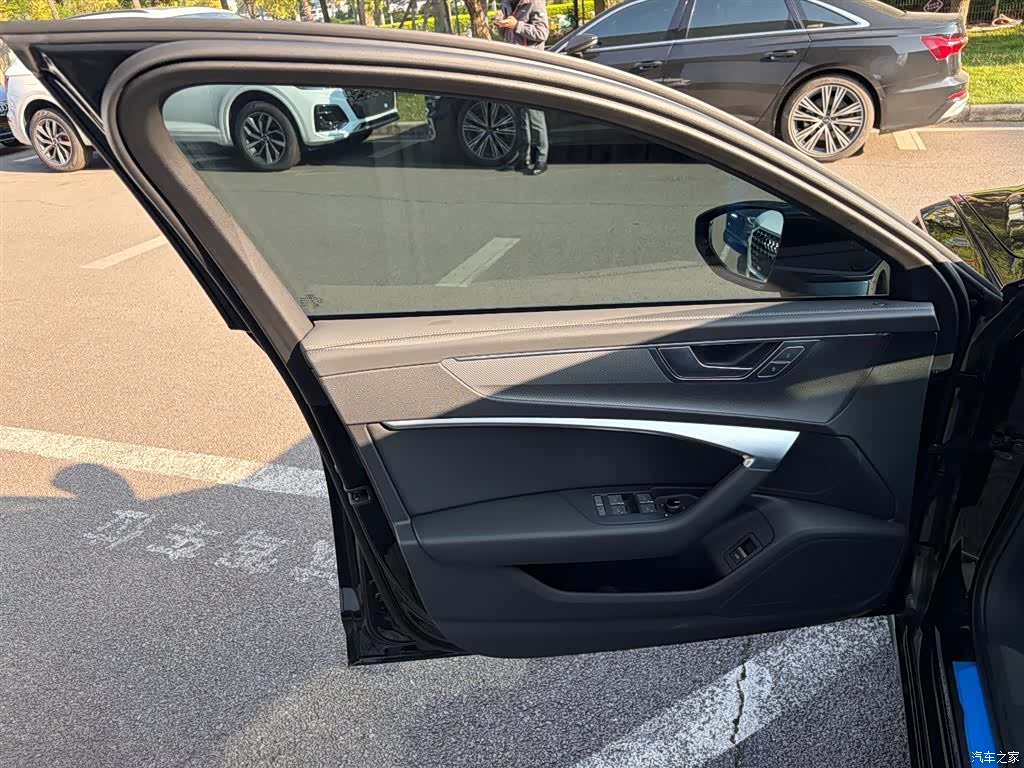Audi A6L, 2025 13