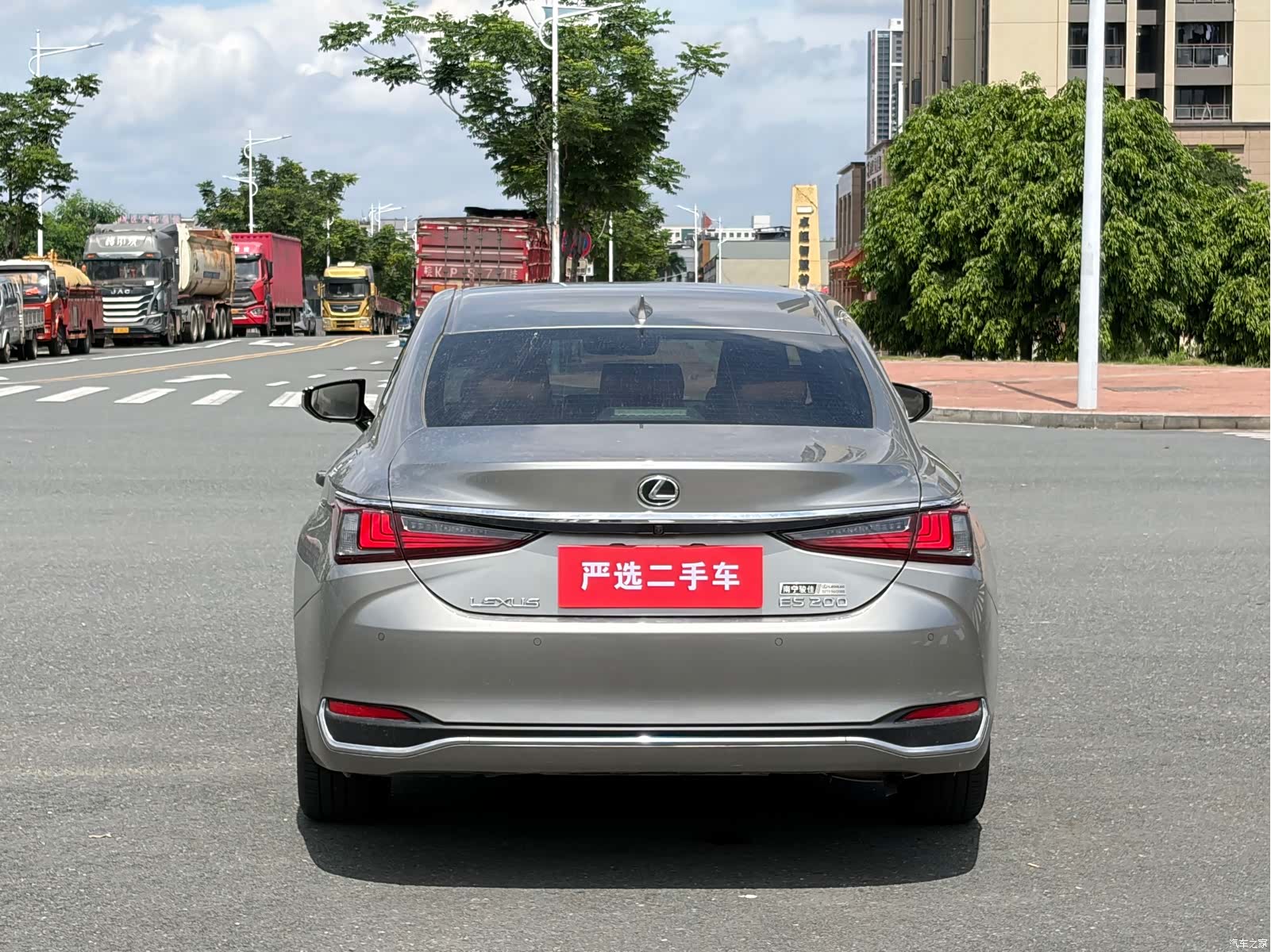Lexus ES, 2024 все фото