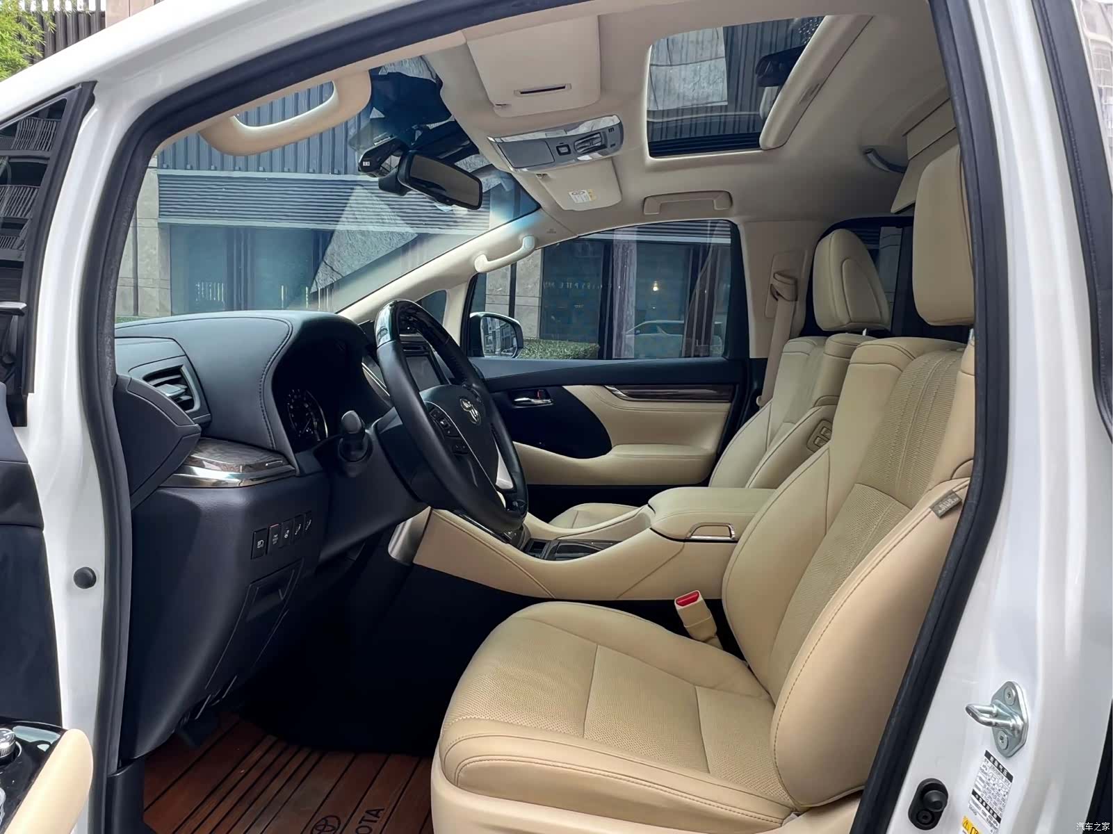 Toyota Alphard, 2018 9