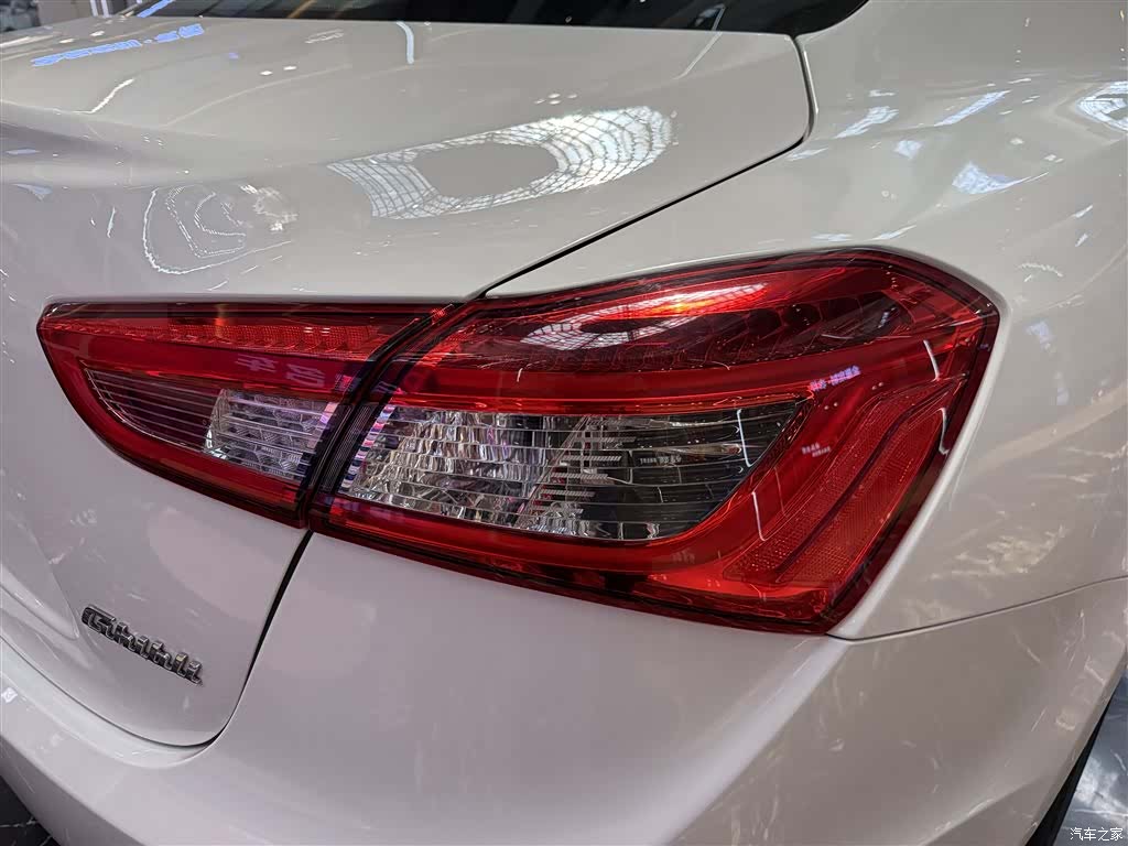 Maserati Ghibli, 2015 4
