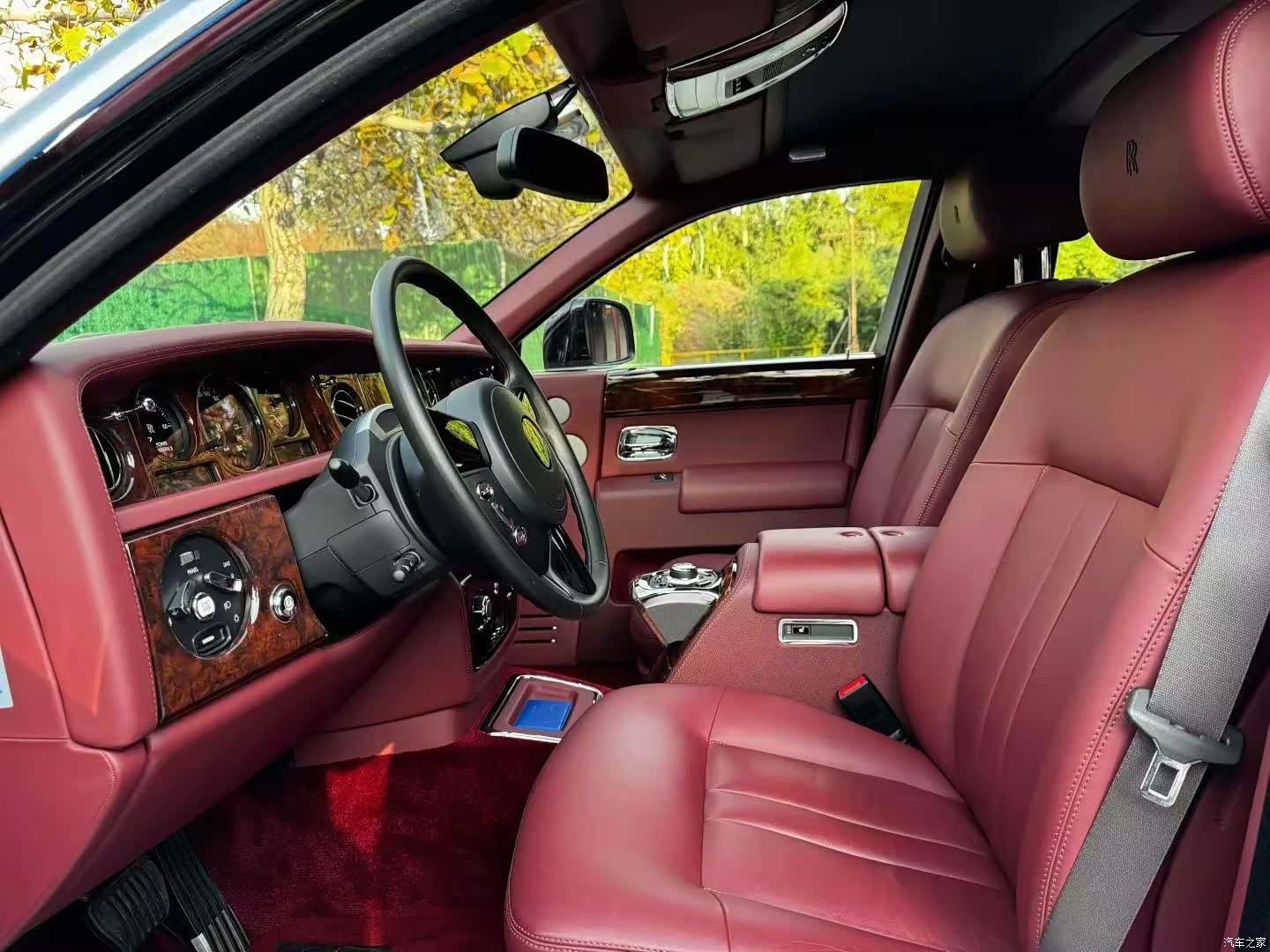 Rolls-Royce Phantom, 2015 9