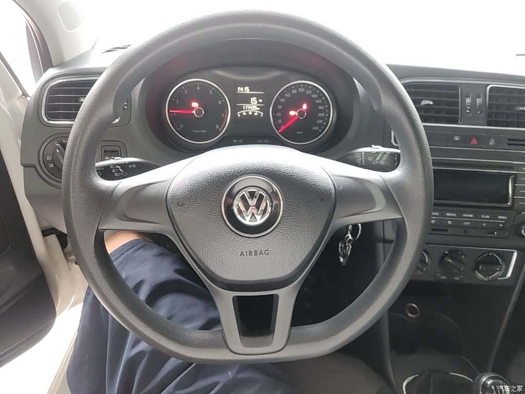 Volkswagen Polo, 2015 11