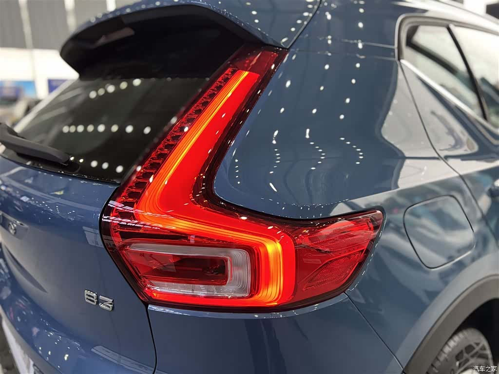 Volvo XC40, 2025 11