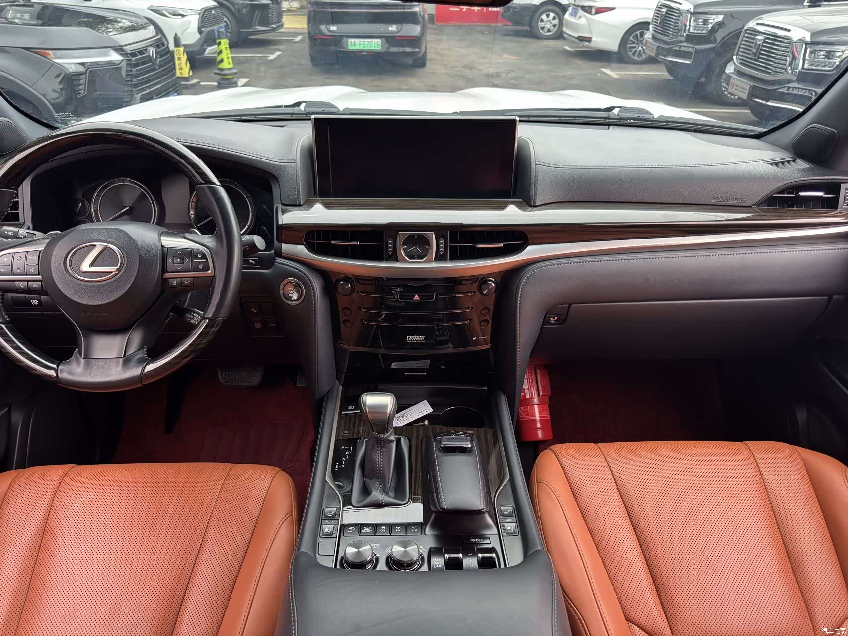 Lexus LX, 2020 9