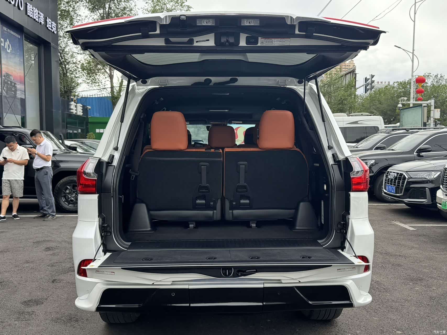 Lexus LX, 2020 17