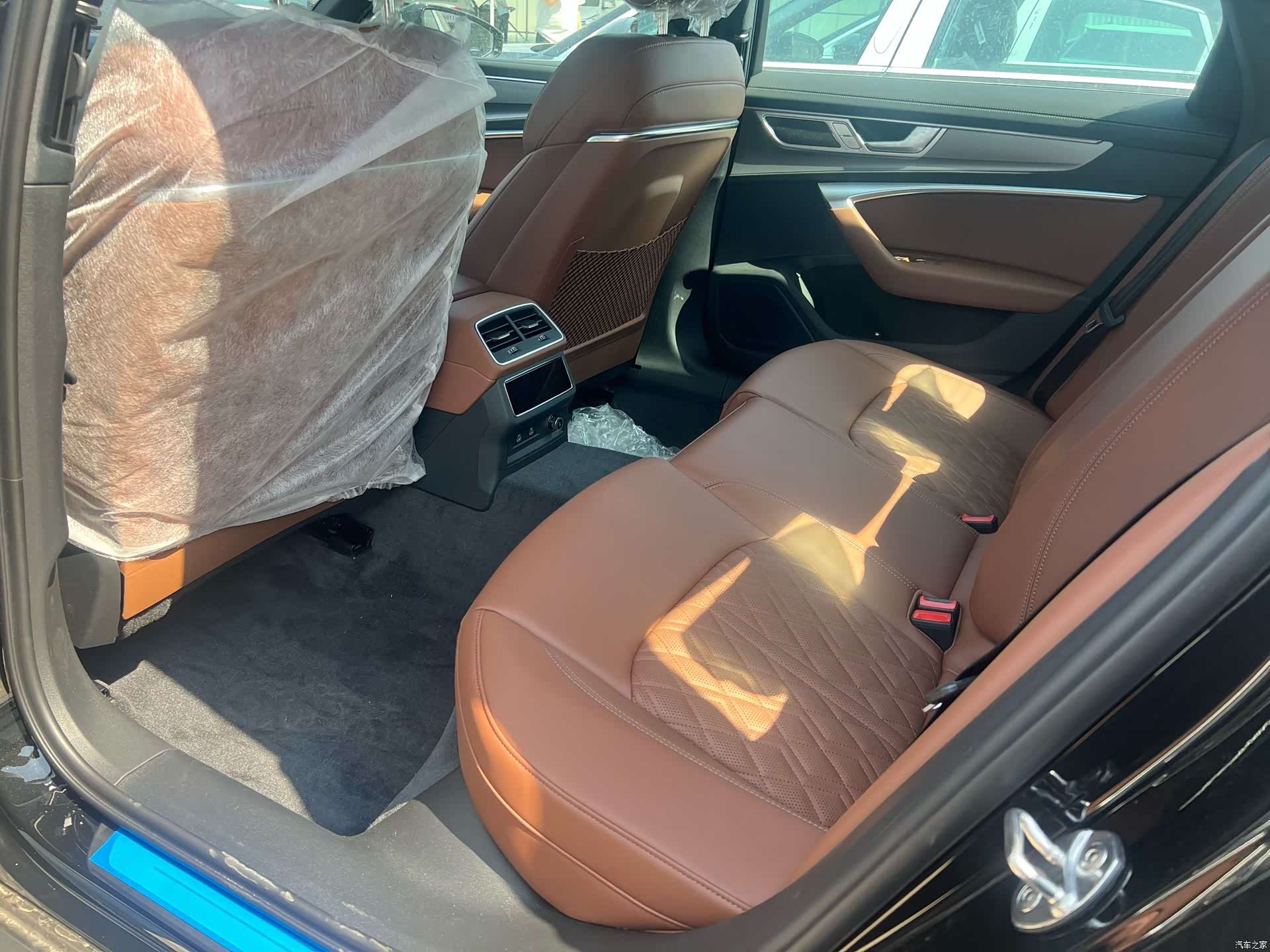 Audi A6L, 2026 11