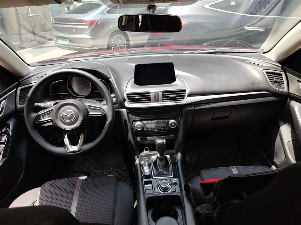 Mazda 3 Angkesaila
