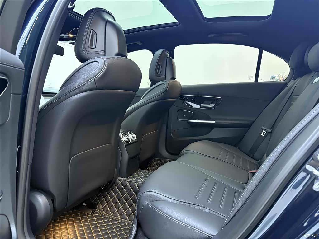 Mercedes-Benz C-Class, 2023 19