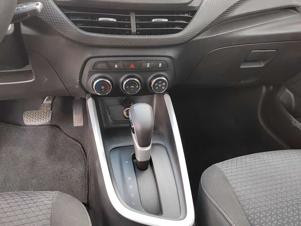 Chevrolet Kovoz Chevrolet Kovoz