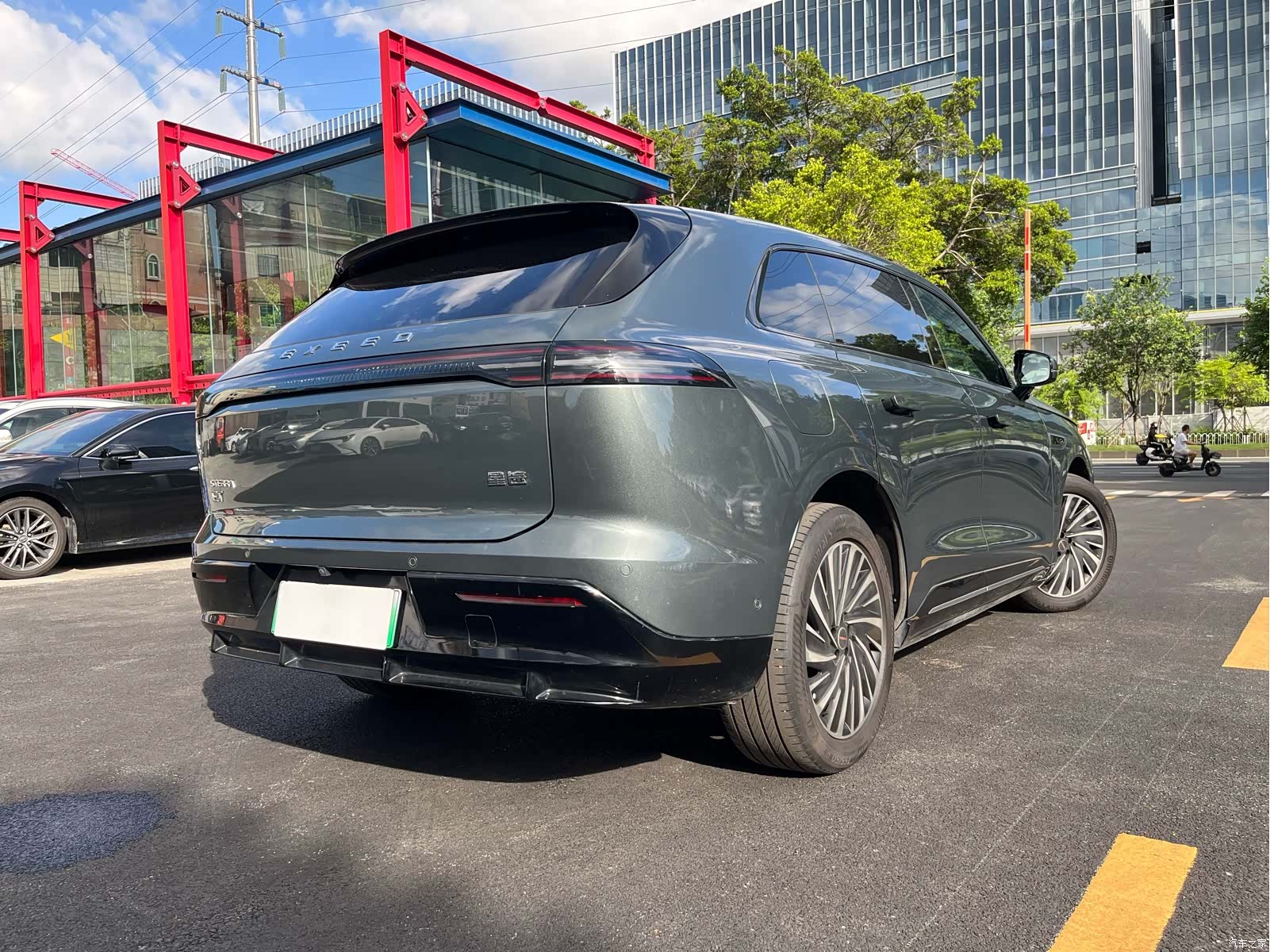 Exeed Yuan, 2025 6