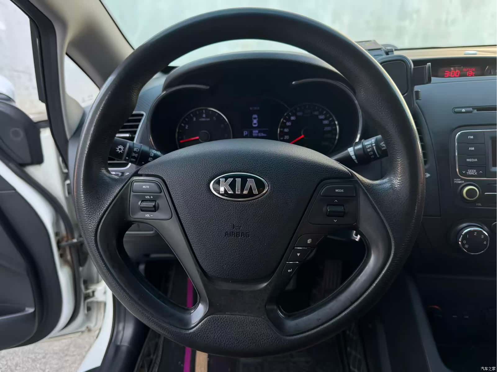 Kia K3, 2013 8