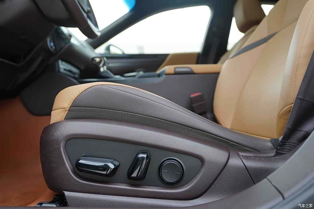Lexus ES, 2021 13