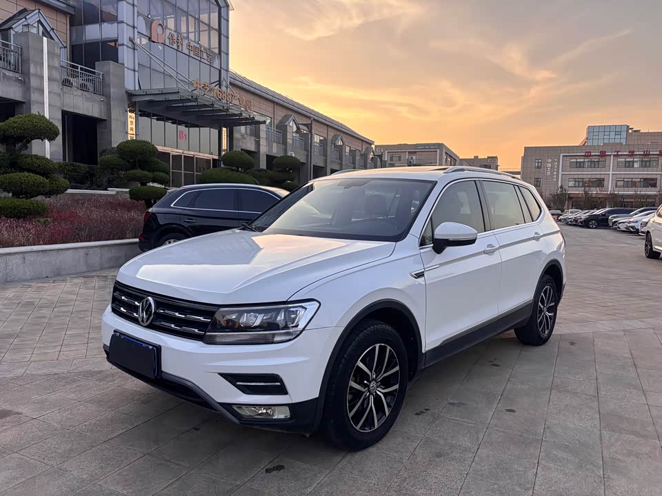 Volkswagen Tiguan L