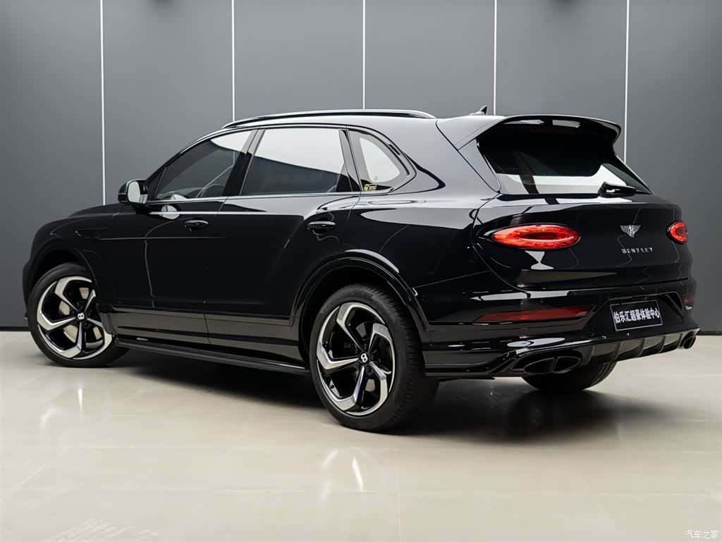 Bentley Bentayga, 2022 все фото