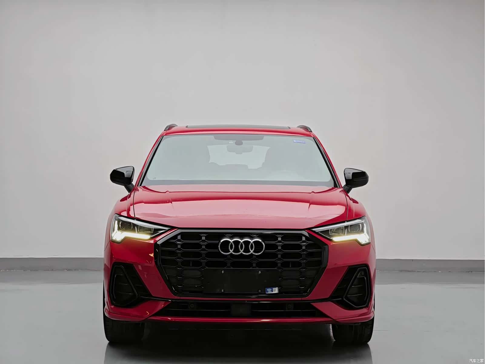 Audi Q3, 2023 2