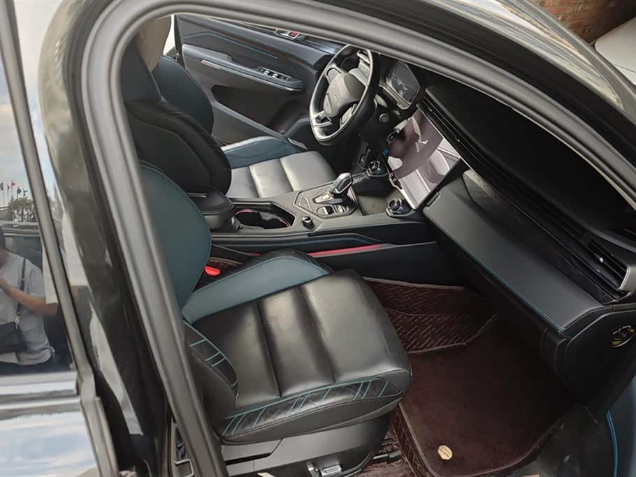 Lynk & Co 05