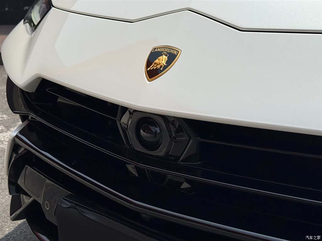 Lamborghini Urus, 2024 23