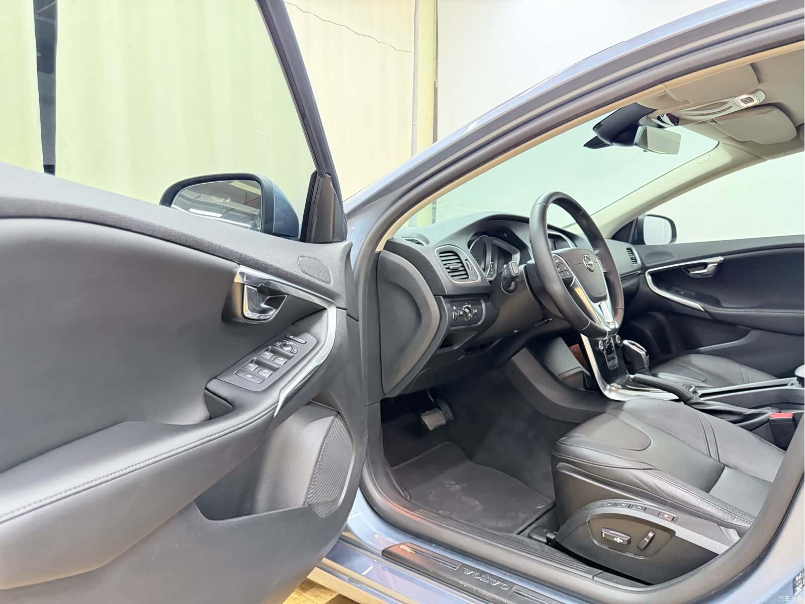 Volvo V40, 2018 19