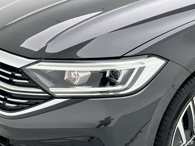 Volkswagen Sagitar, 2025 10