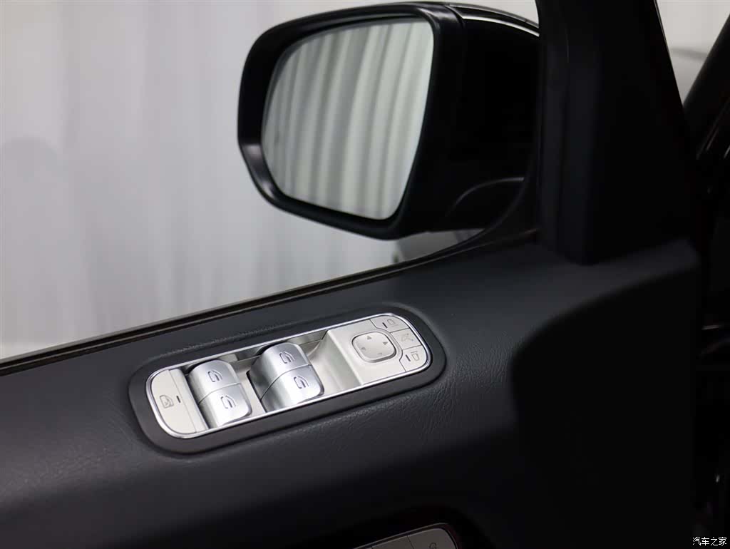 Mercedes-Benz G-Class, 2023 27