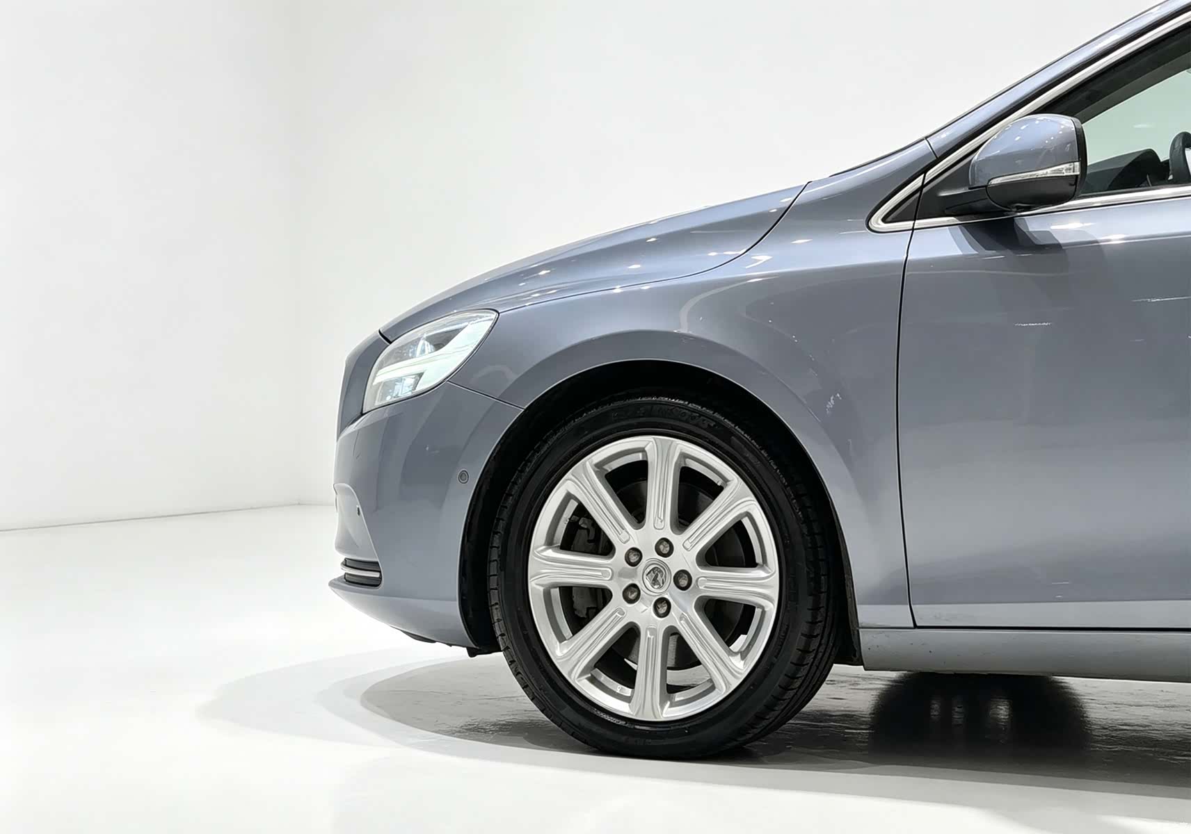 Volvo V40, 2017 все фото