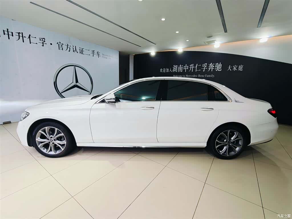 Mercedes-Benz E-Class, 2022 11