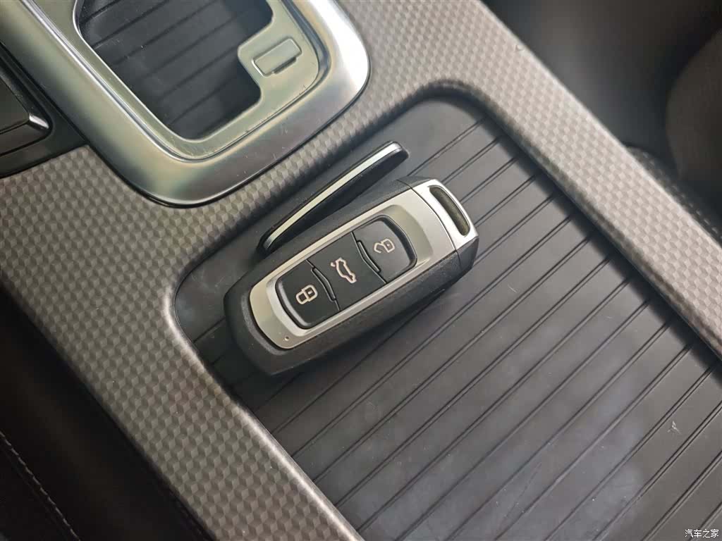 Geely Emgrand, 2017 9