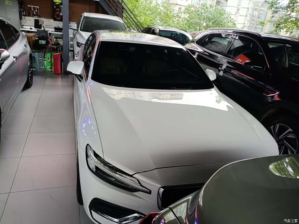 Volvo S60, 2022 3