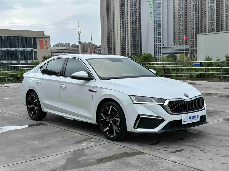 Škoda Octavia 2023, фото 3