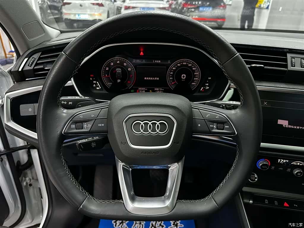 Audi Q3, 2023 13